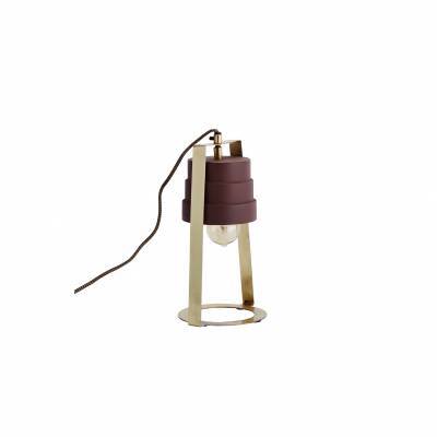 Madam Stoltz Tafellamp Antique Brass Red Madam Stoltz Tafellamp Antique Brass Red