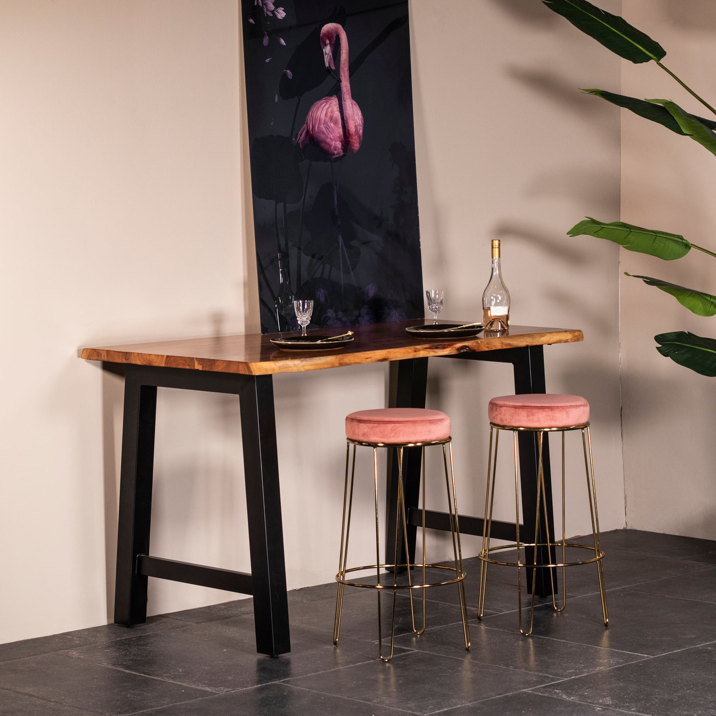 Barkruk Velvet Roze - Ø 32cm - Zithoogte 75cm - Gouden Onderstel - Barkruk Britt Luxe - Giga Meubel