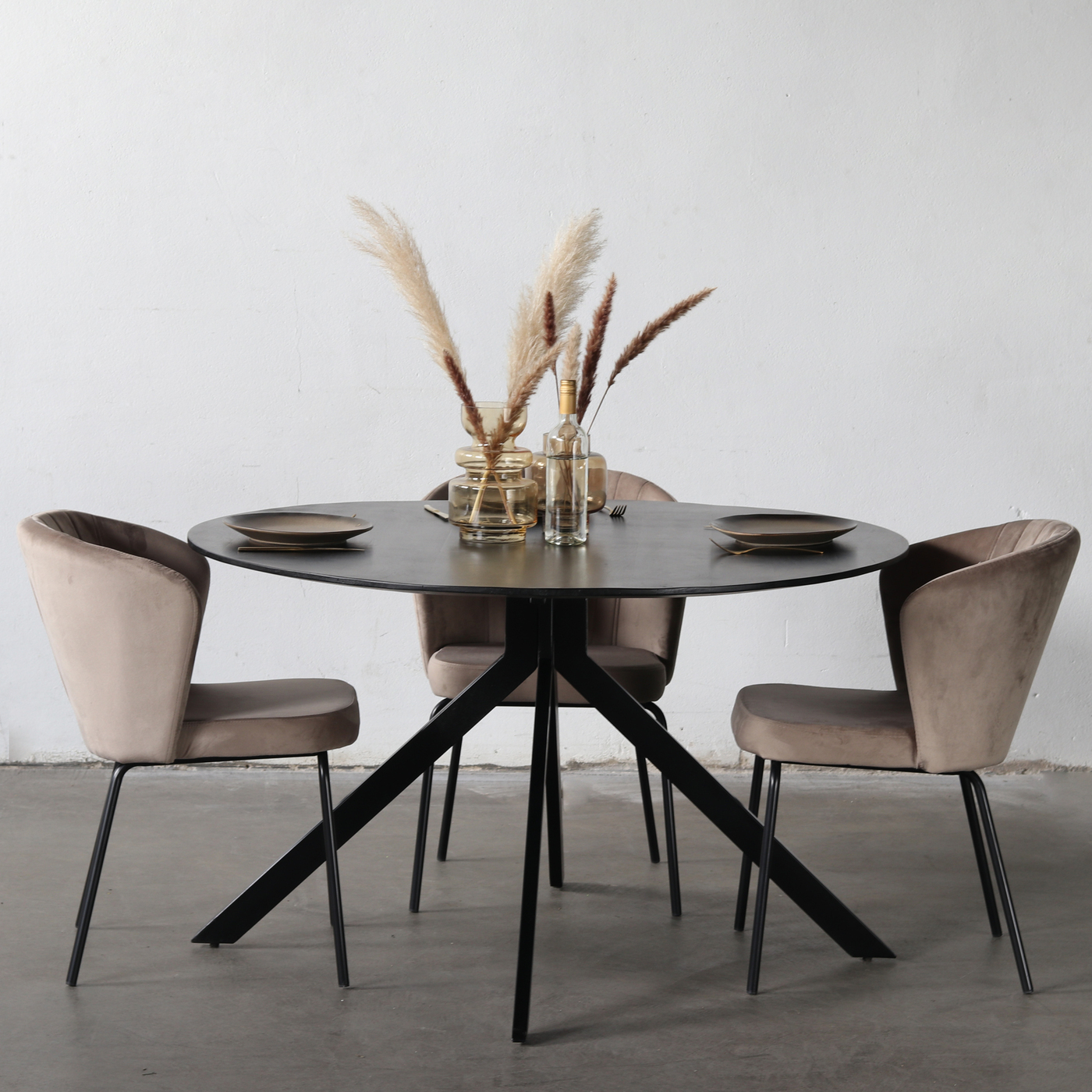 Eettafel Rond 130cm Zwart - Mangohout & Metaal - Tafel Batti - Giga Meubel