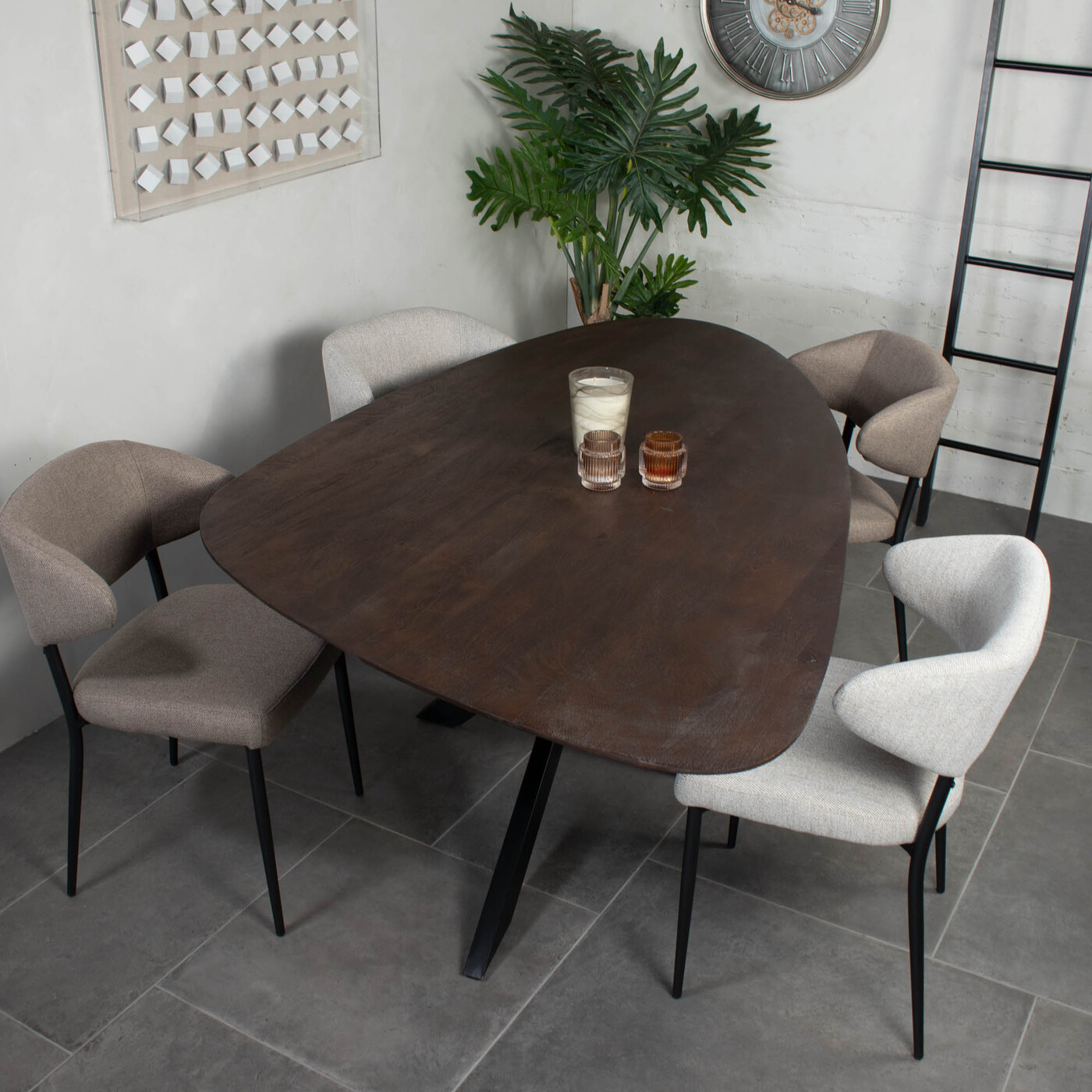 Eettafel Owen Kiezel Bruin Matrix-poot 200cm - Giga Meubel