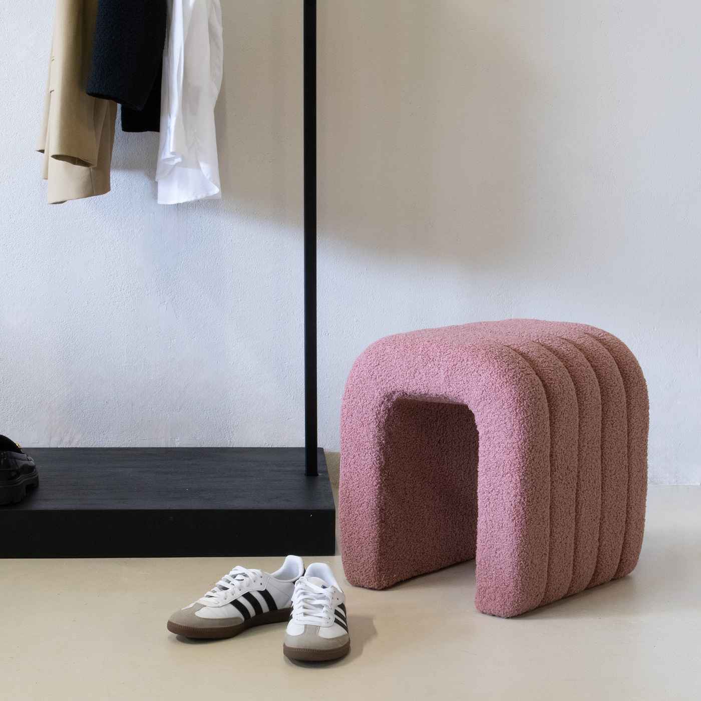Poef Sera Bouclé Roze - Giga Meubel