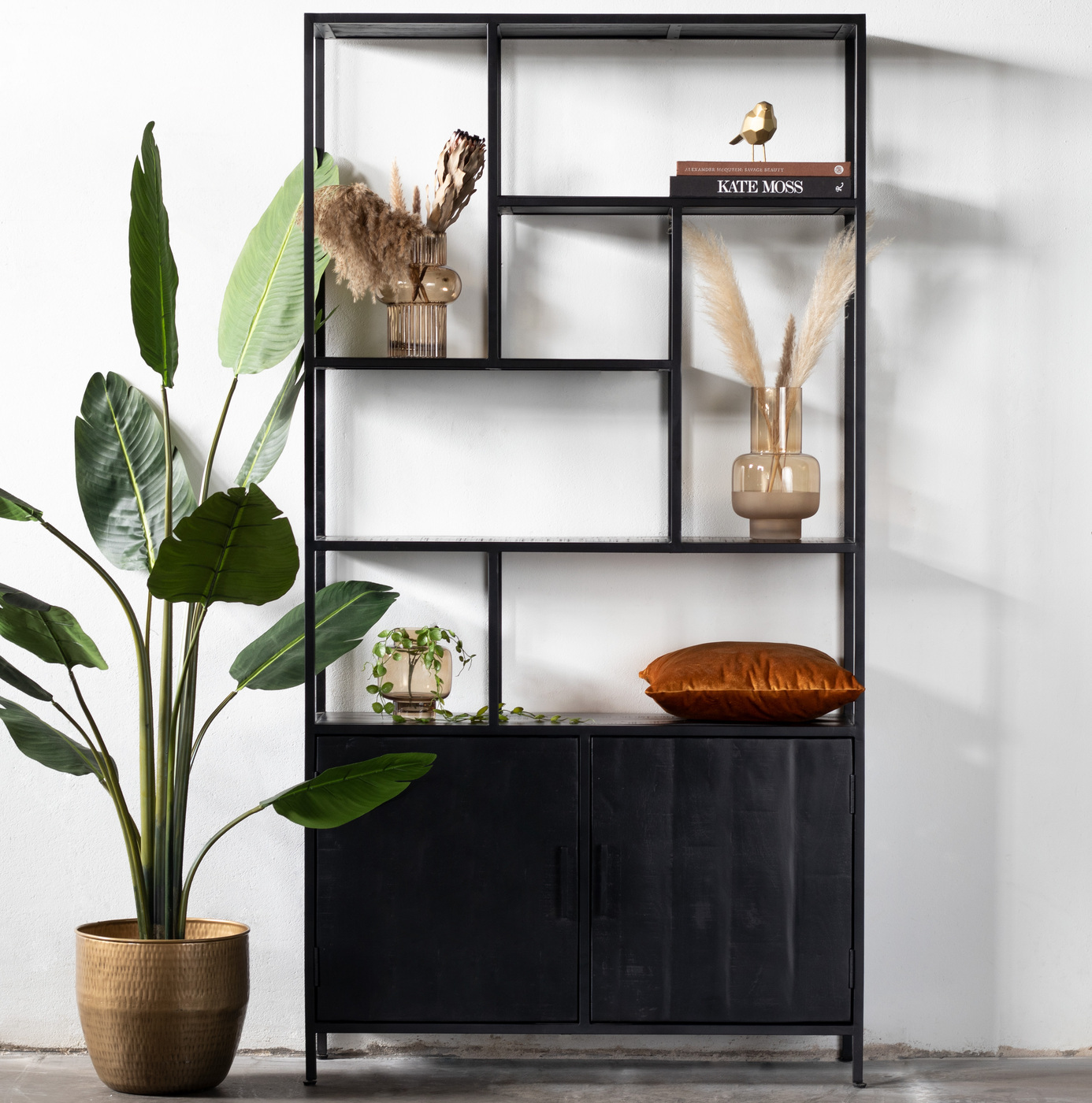 Vakkenkast Zwart Mangohout - IJzeren Frame - 110x210cm - Kast Brooke XL - Giga Meubel