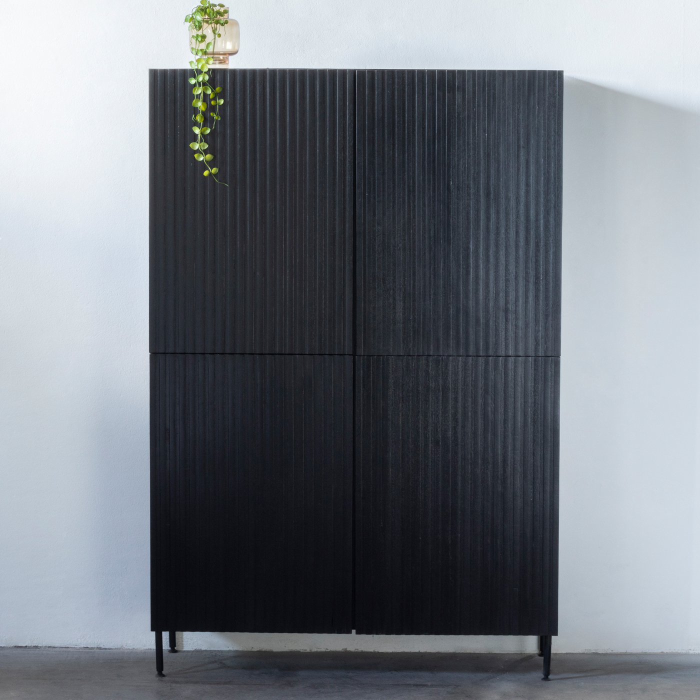Wandkast Mangohout Zwart - 120x40x180cm - Luxe Kast Roman - Giga Meubel